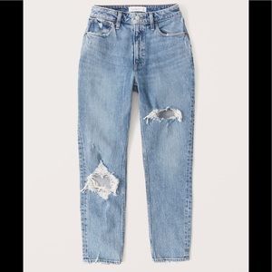 Worn Once!! Abercrombie women’s high rise mom jean